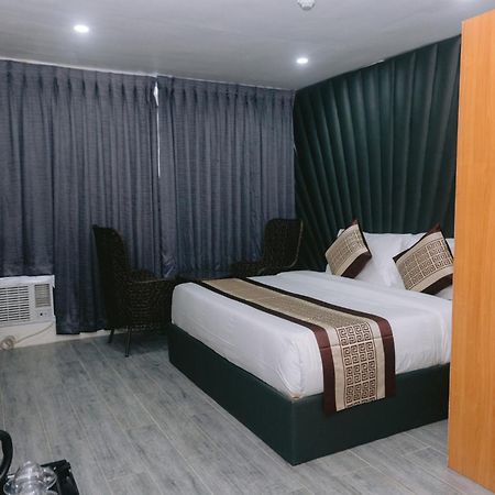 Shine Boutique Hotel Tagum Esterno foto