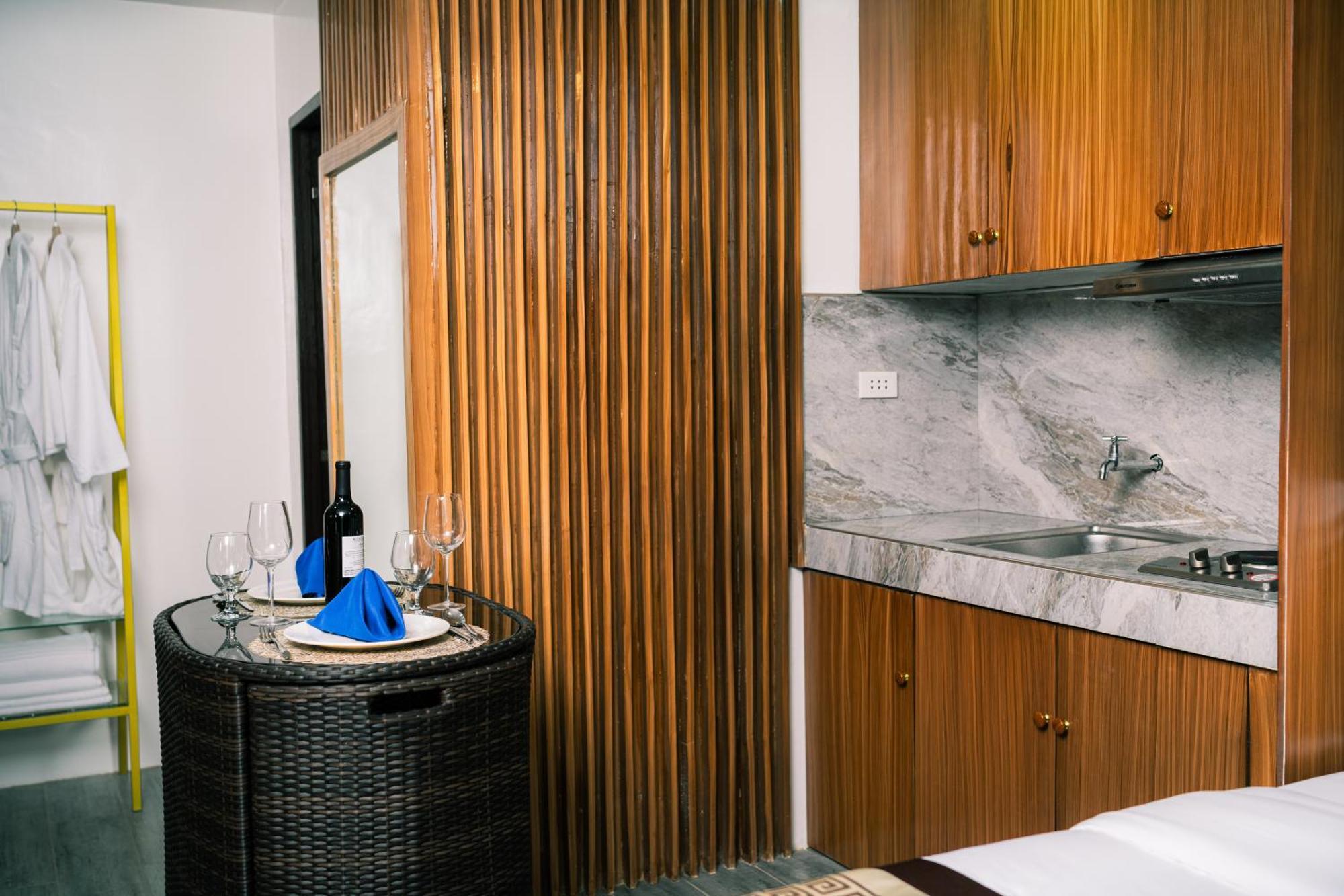 Shine Boutique Hotel Tagum Esterno foto