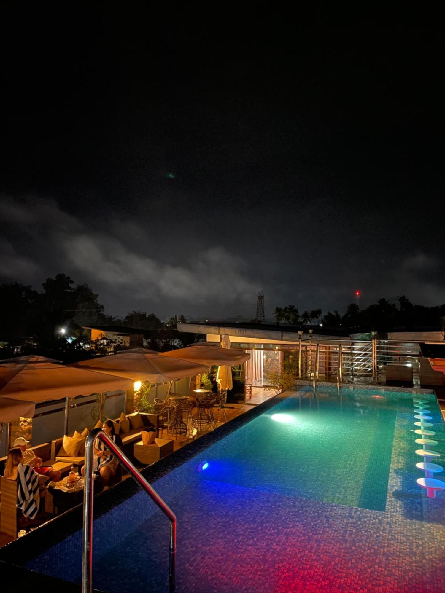 Shine Boutique Hotel Tagum Esterno foto