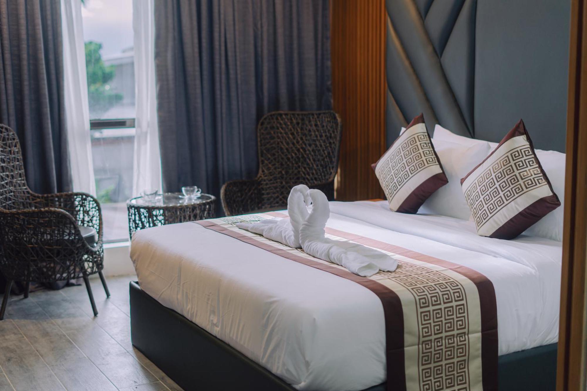 Shine Boutique Hotel Tagum Esterno foto