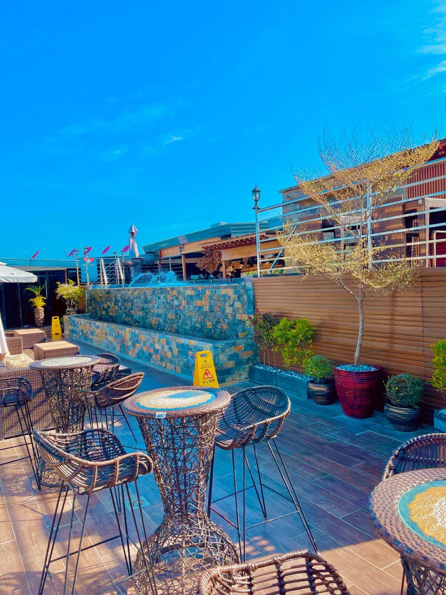 Shine Boutique Hotel Tagum Esterno foto