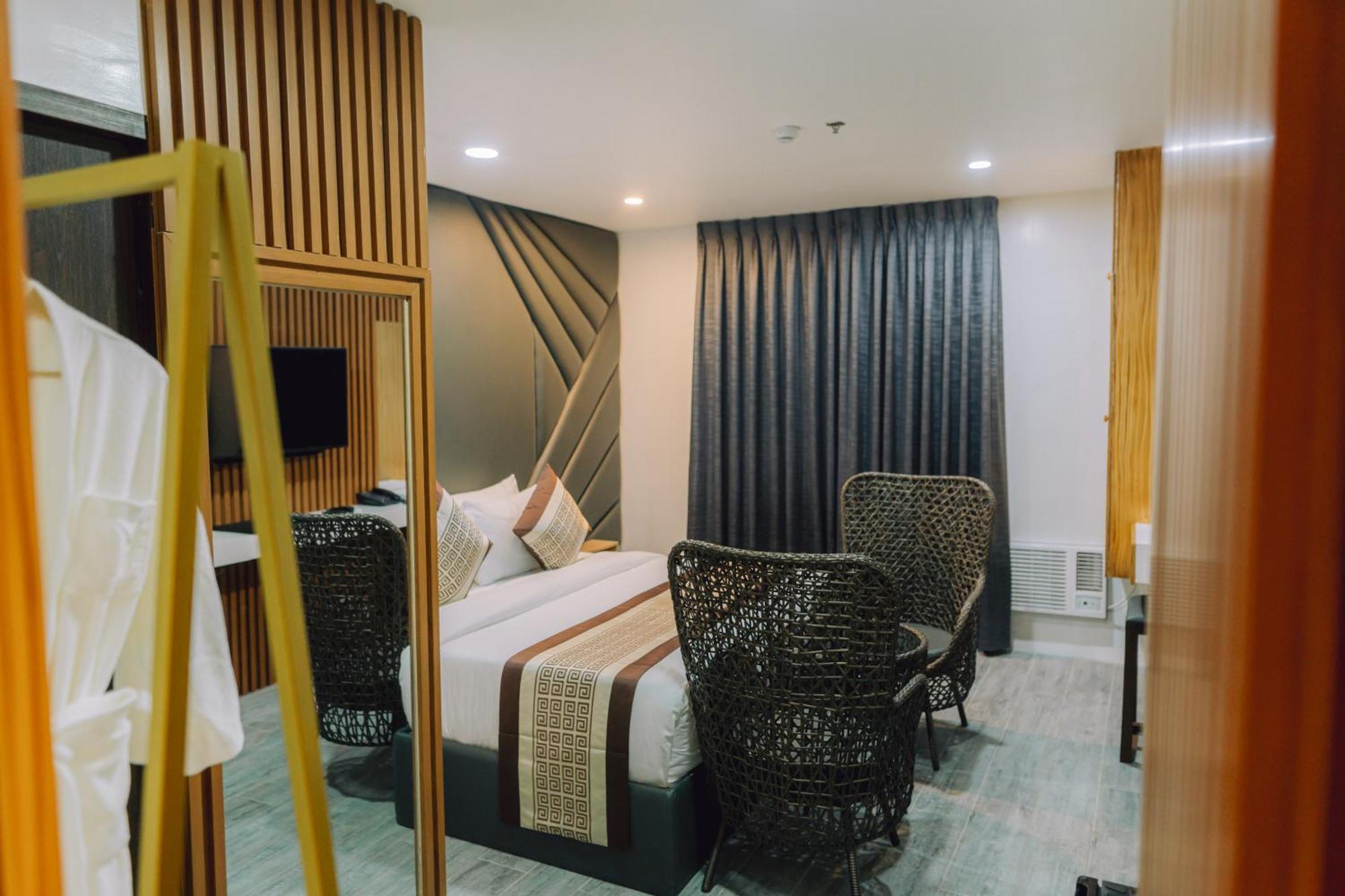 Shine Boutique Hotel Tagum Esterno foto